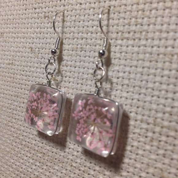 REAL Flower Baby Pink Square Glass Bead Earrings - Picture 6 of 7